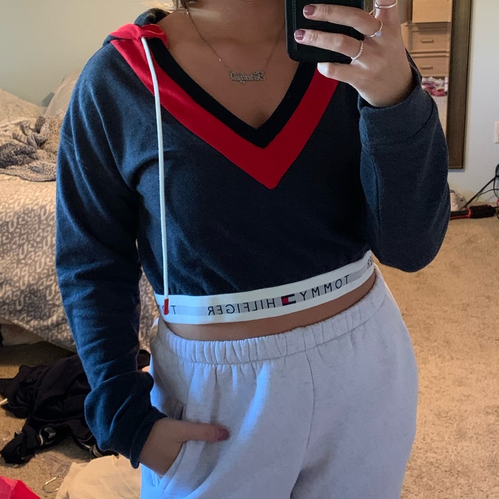 Tommy Hilfiger cropped sweatshirt